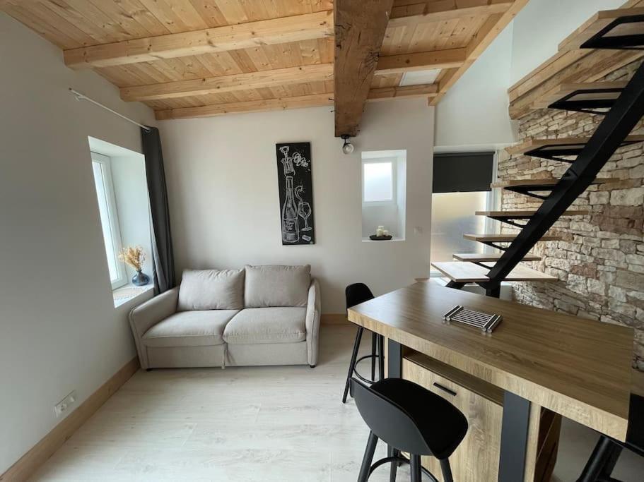 Charmante Maison De Village Vire  ภายนอก รูปภาพ
