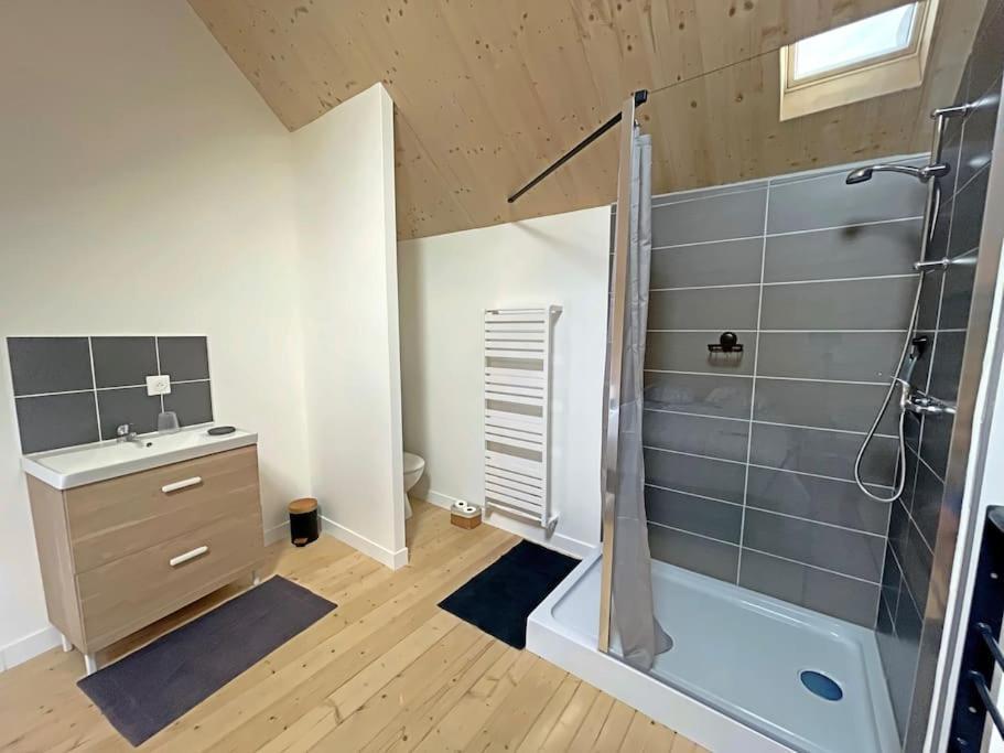 Charmante Maison De Village Vire  ภายนอก รูปภาพ