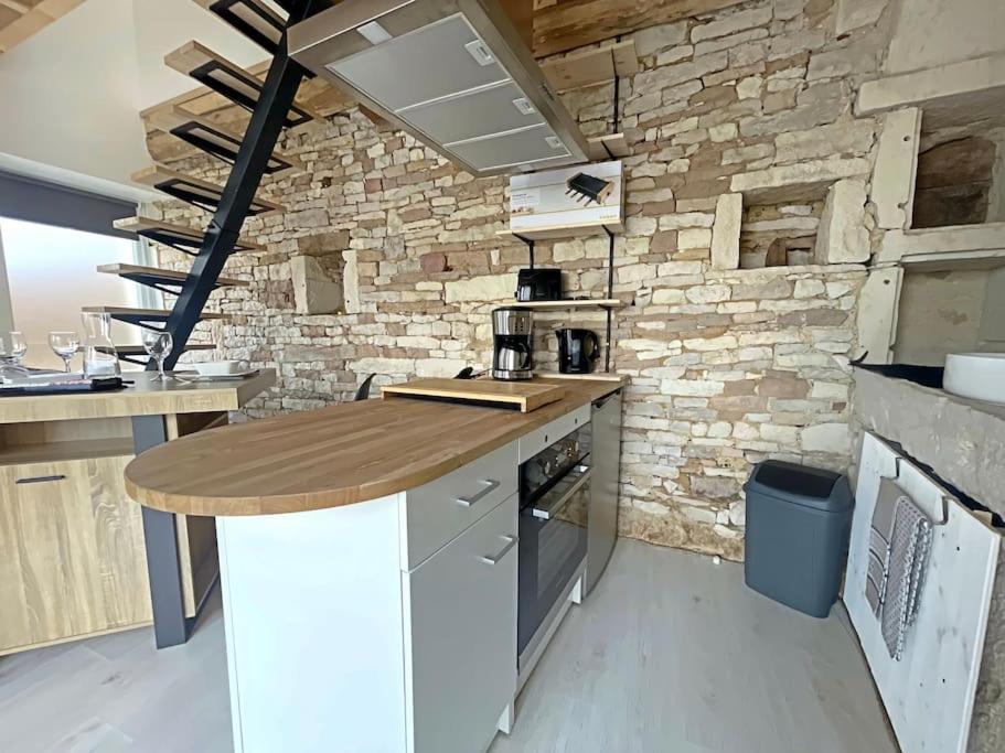 Charmante Maison De Village Vire  ภายนอก รูปภาพ