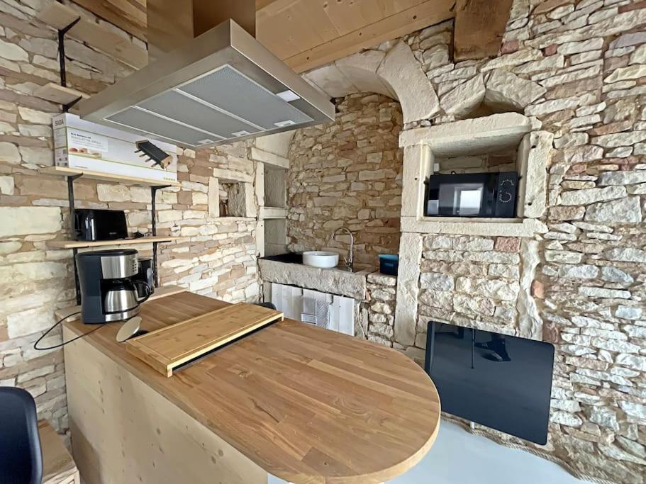 Charmante Maison De Village Vire  ภายนอก รูปภาพ