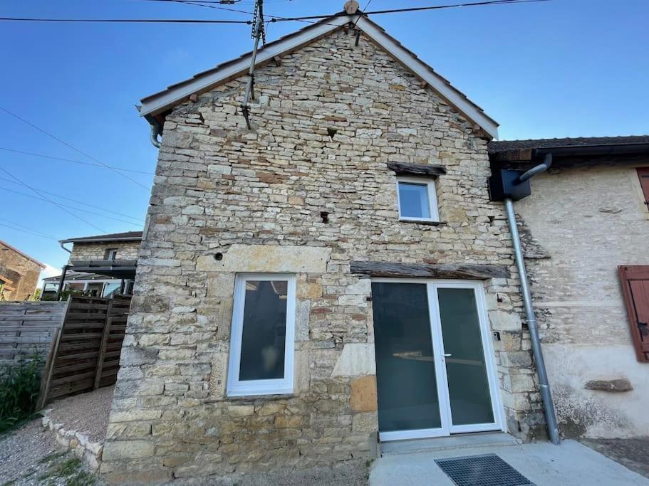 Charmante Maison De Village Vire  ภายนอก รูปภาพ